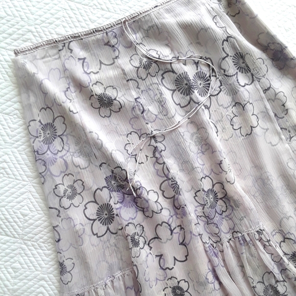Beautifully Detailed Silk Skirt - Picture 2 of 7